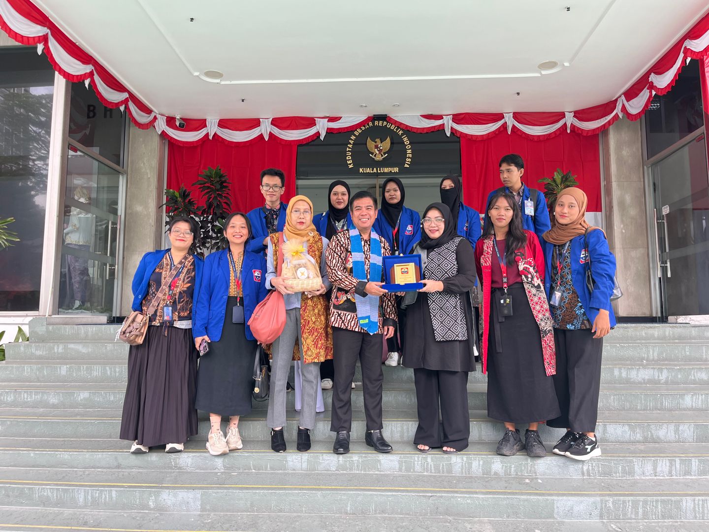 Program Studi Hubungan Internasional Laksanakan Kunjungan ke KBRI Malaysia dan PkM di Kuala Lumpur